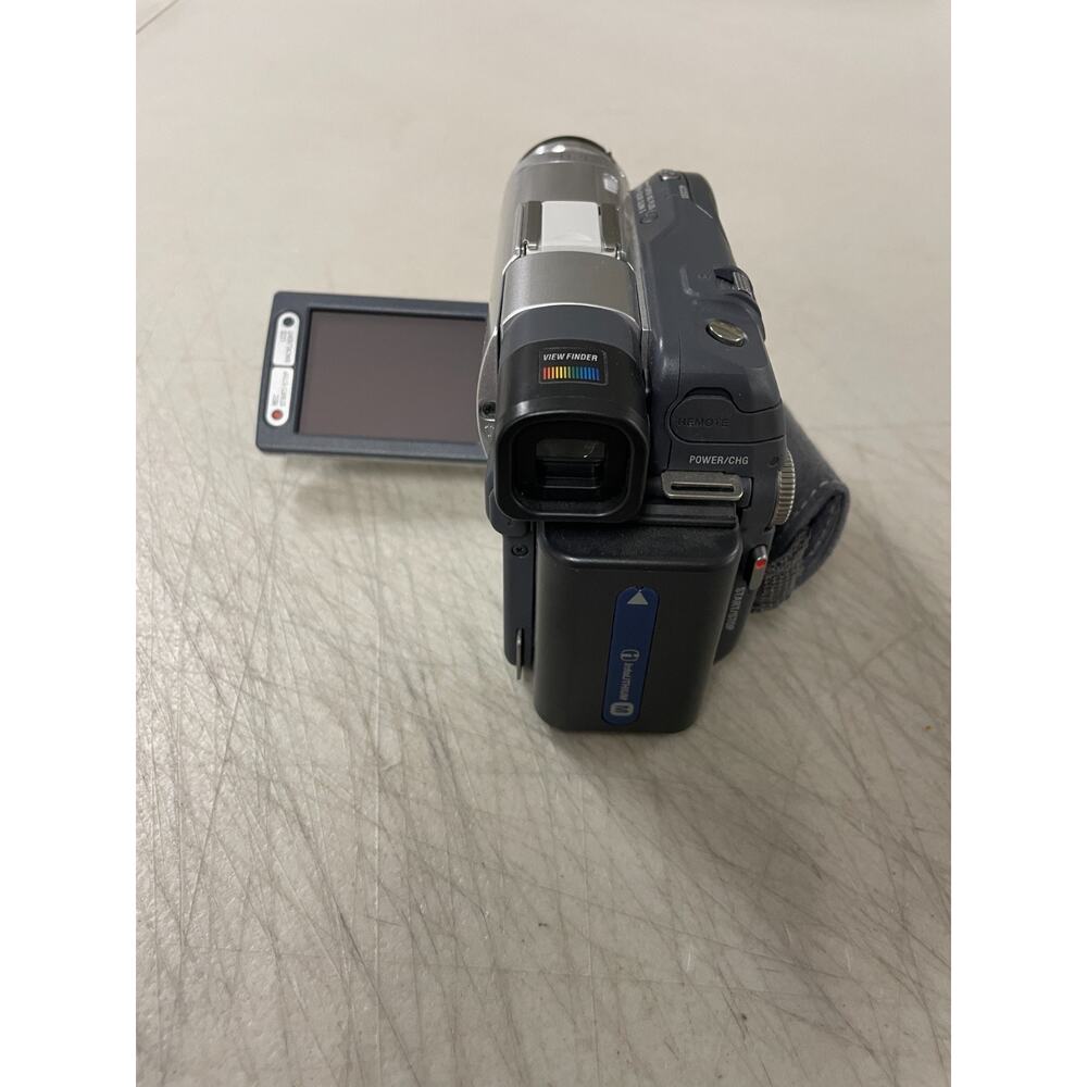 Sony Handycam Digital Video Camera DCR-DVD201 W/ Battery Remote No Power Cord - Picture 5 of 8